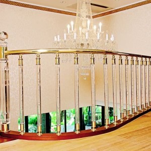 Glass pillar hand rails